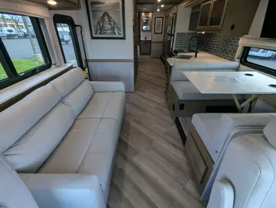 2026 Holiday Rambler Invicta 33HB photo 17