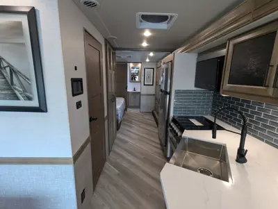 2026 Holiday Rambler Invicta 33HB photo 19