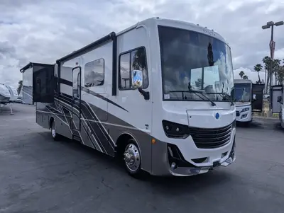 New 2026 Holiday Rambler Invicta 33HB