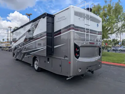 2026 Holiday Rambler Invicta 33HB photo 5
