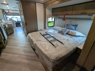 2026 Holiday Rambler Invicta 33HB photo 30