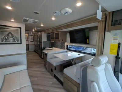 2026 Holiday Rambler Invicta 33HB photo 14