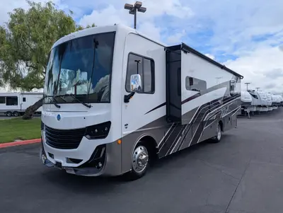 2026 Holiday Rambler Invicta 33HB photo 4