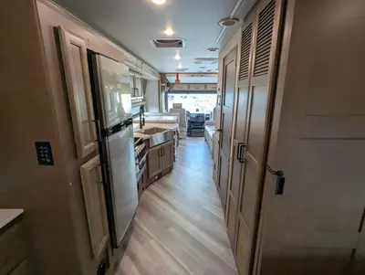 2026 Holiday Rambler Invicta 33HB photo 33