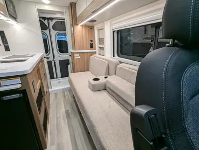 2027 Thor Motor Coach RIZE SPORT 18M photo 16