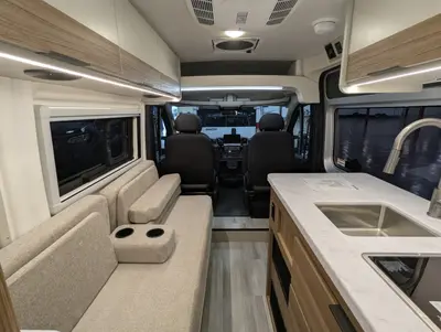 2027 Thor Motor Coach RIZE SPORT 18M photo 26