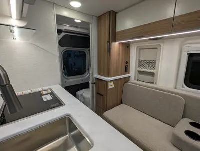 2027 Thor Motor Coach RIZE SPORT 18M photo 13