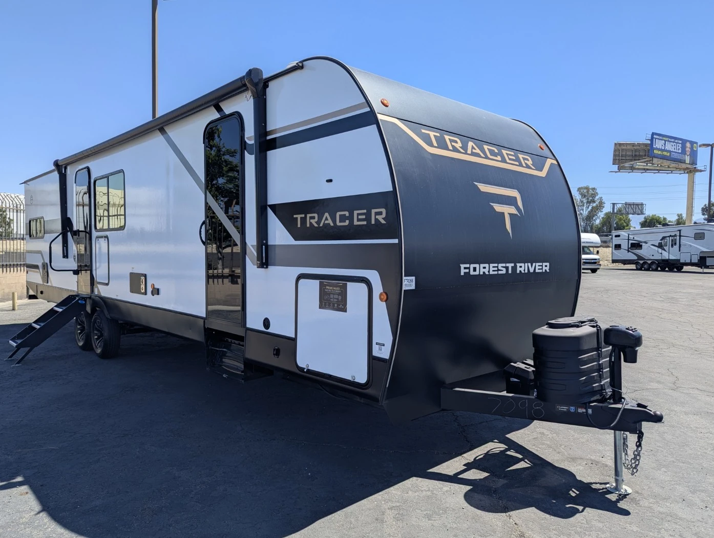 2026 Prime Time Tracer 295DB exterior
