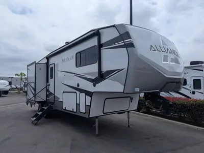 Used 2023 Alliance RV Avenue 33RKS