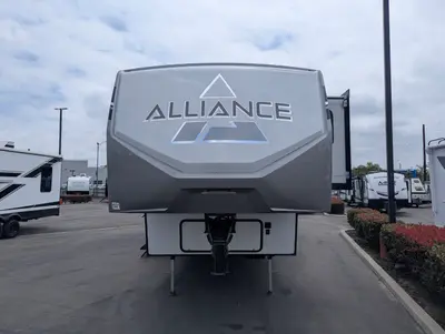 2023 Alliance RV Avenue 33RKS photo 3