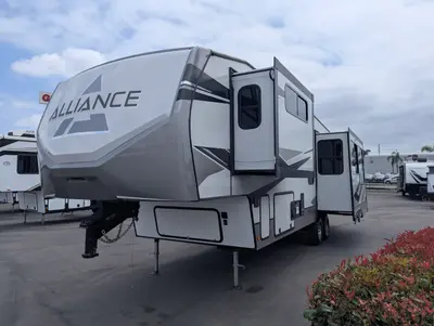 2023 Alliance RV Avenue 33RKS photo 4
