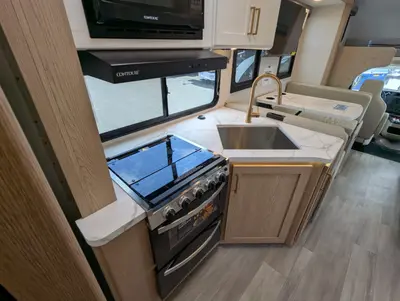 2027 Thor Motor Coach Four Winds 28Z photo 31