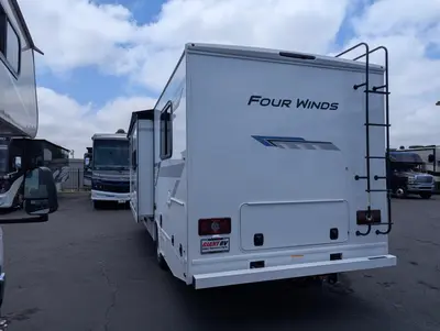 2027 Thor Motor Coach Four Winds 28Z photo 6