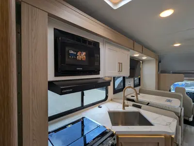 2027 Thor Motor Coach Four Winds 28Z photo 32