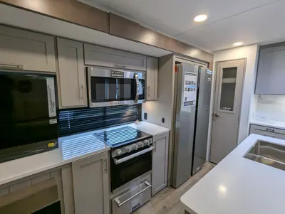2026 Alliance RV Avenue 298RL photo 24