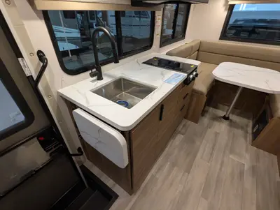 2027 Thor Motor Coach Four Winds 19Z photo 16