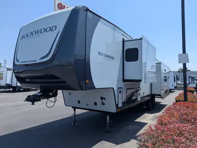 2026 Forest River Rockwood Signature 401SFB photo 8