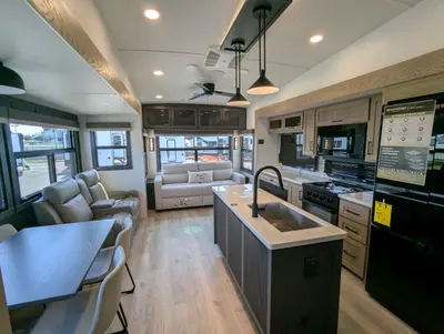 2026 Forest River Rockwood Signature 401SFB photo 34