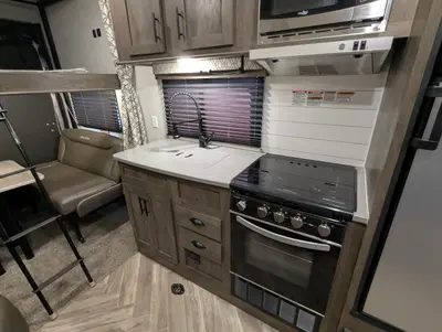 2021 Forest River Stealth FQ2413 photo 17