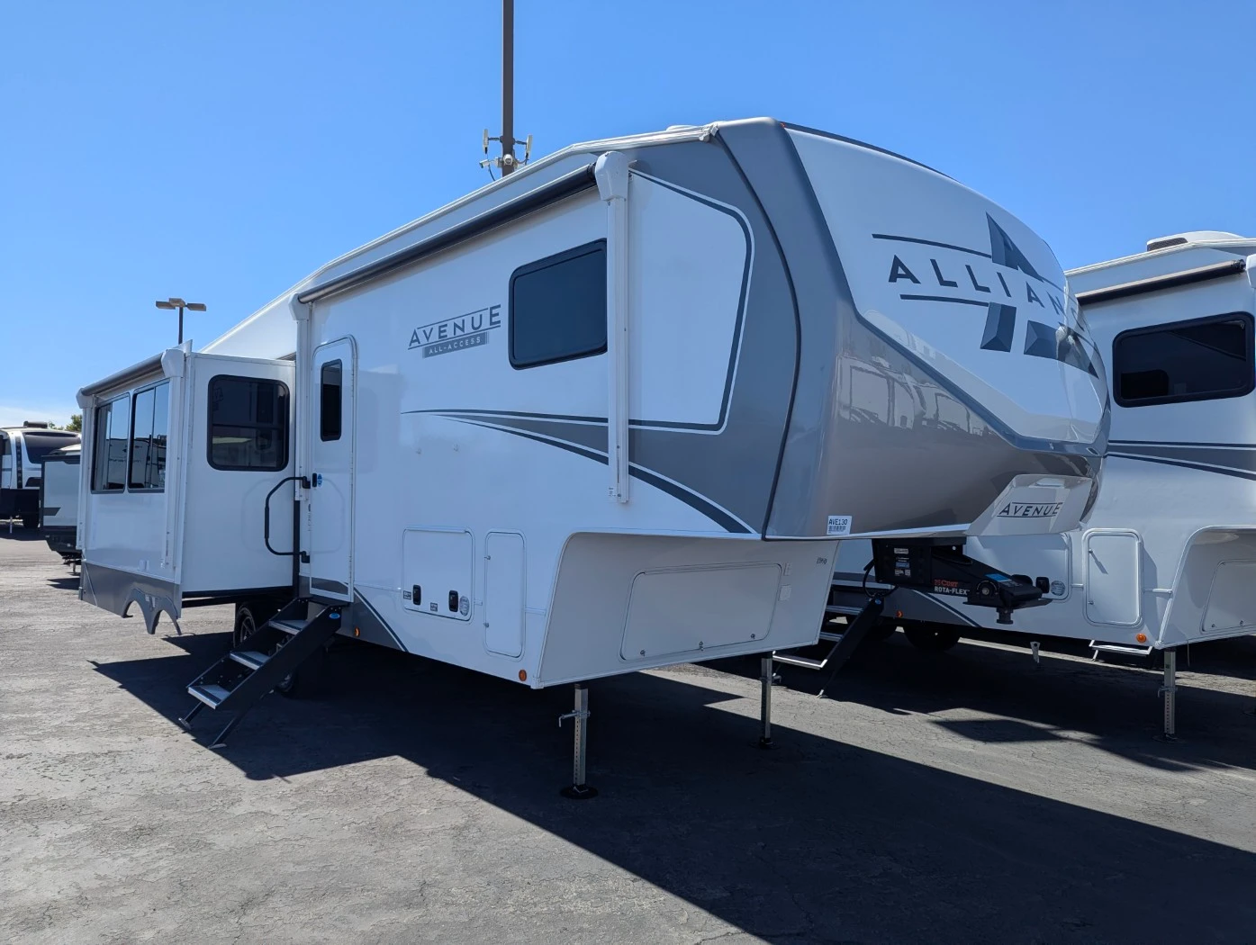 2026 Alliance RV Avenue 29RL exterior