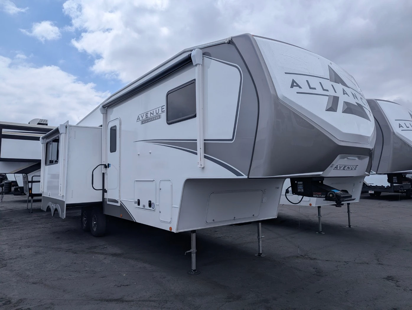 2026 Alliance RV Avenue 30BH exterior