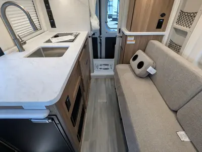 2027 Thor Motor Coach Rize 18M photo 19