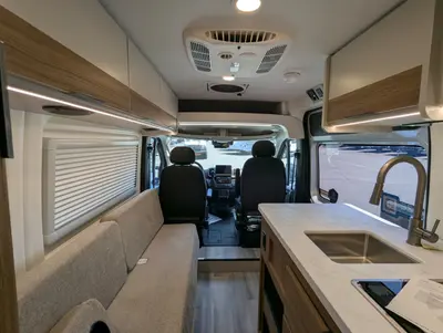 2027 Thor Motor Coach Rize 18M photo 27