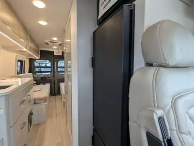 2027 Thor Motor Coach Tellaro 20U photo 15