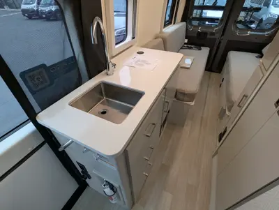 2027 Thor Motor Coach Tellaro 20U photo 19