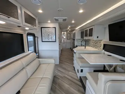 2026 Holiday Rambler Invicta 33HB photo 13