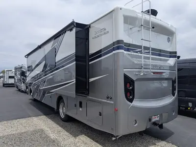 2026 Holiday Rambler Invicta 33HB photo 5