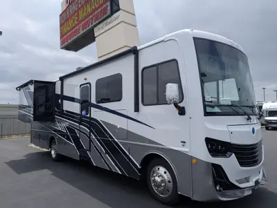 New 2026 Holiday Rambler Invicta 33HB