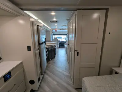 2026 Holiday Rambler Invicta 32RW photo 33