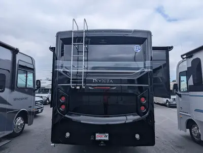 2026 Holiday Rambler Invicta 32RW photo 6