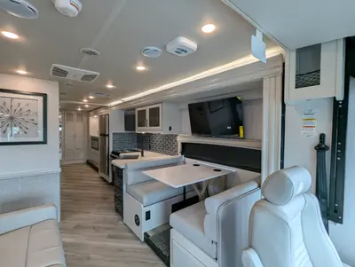 2026 Holiday Rambler Invicta 32RW photo 12