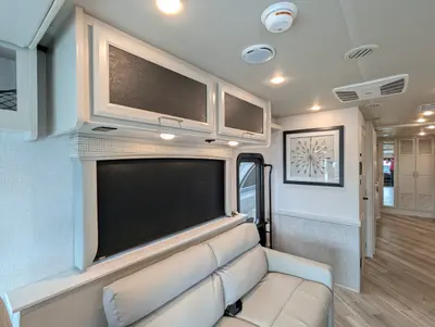 2026 Holiday Rambler Invicta 32RW photo 17
