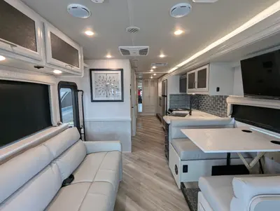 2026 Holiday Rambler Invicta 32RW photo 14