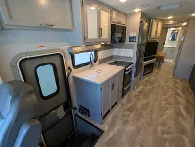 2022 Thor Motor Coach Windsport photo 16