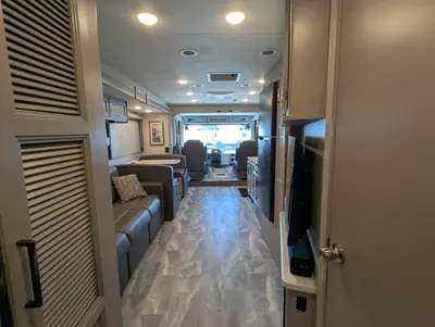 2022 Thor Motor Coach Windsport photo 38