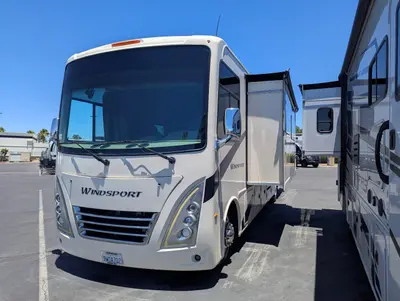 2022 Thor Motor Coach Windsport photo 4