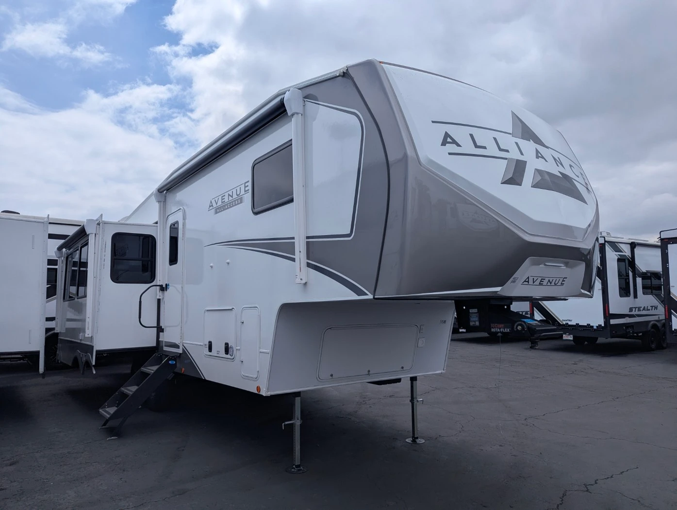 2026 Alliance RV Avenue 29RL exterior