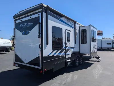2023 Keystone Fuzion 357 photo 5