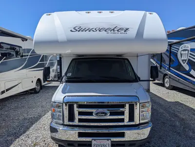2019 Forest River Sunseeker 2650 photo 2