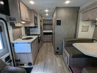 2019 Forest River Sunseeker 2650 photo 11