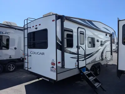 2021 Keystone Cougar Half-Ton 24RDS photo 6