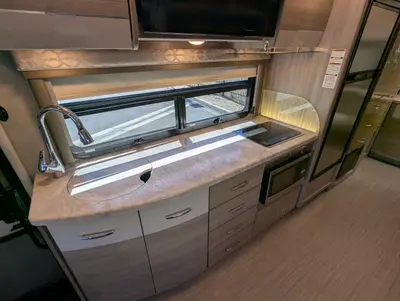2022 Thor Motor Coach Delano Sprinter 24FB photo 18