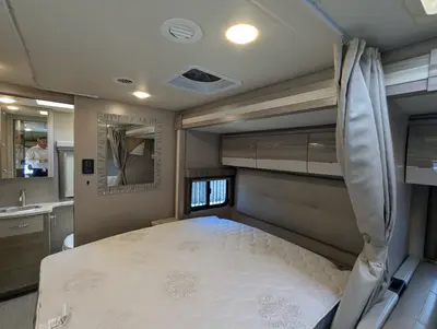 2022 Thor Motor Coach Delano Sprinter 24FB photo 17