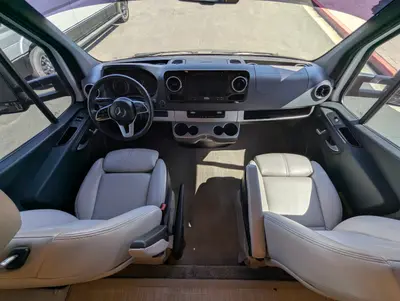 2022 Thor Motor Coach Delano Sprinter 24FB photo 9
