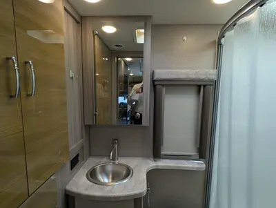 2022 Thor Motor Coach Delano Sprinter 24FB photo 22
