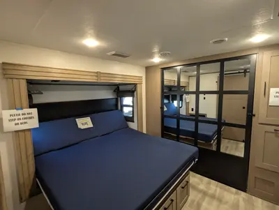 2024 KZ RV Durango Gold G360REQ photo 11